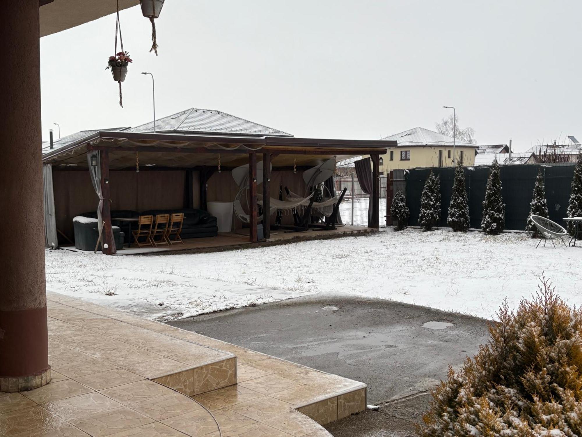 Vila Mik Guesthouse Săcele Esterno foto