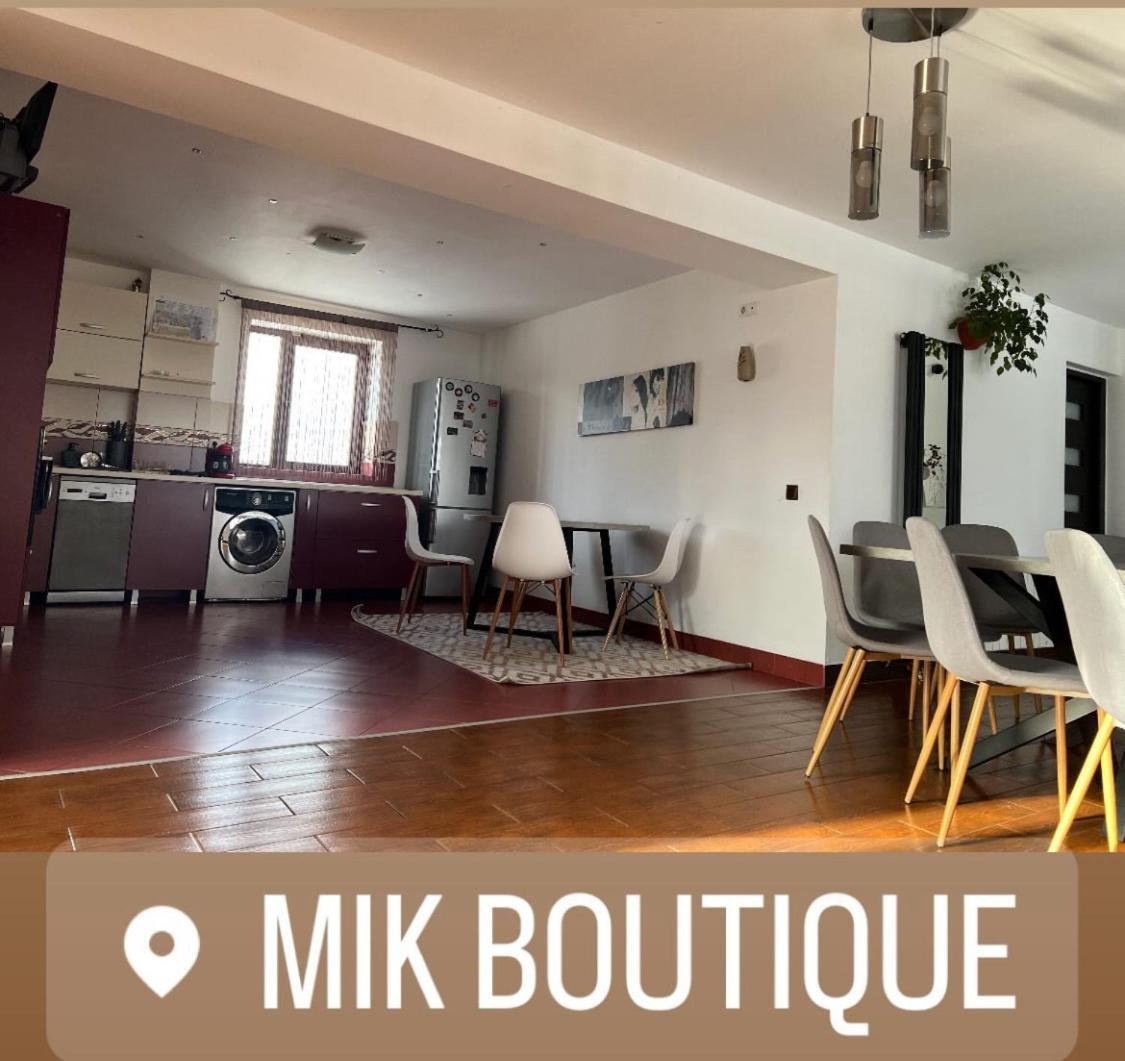 Vila Mik Guesthouse Săcele Esterno foto